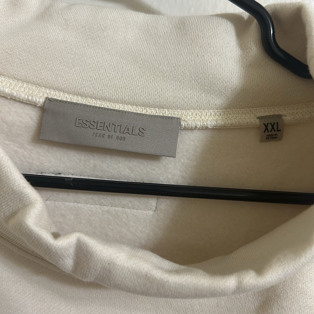 NWT Fear of God Essentials Cream XXL Crewneck Pullover Sweater XXL - Picture 2 of 6